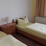 Rosengarten Leipzig-naunhof Otel 3*