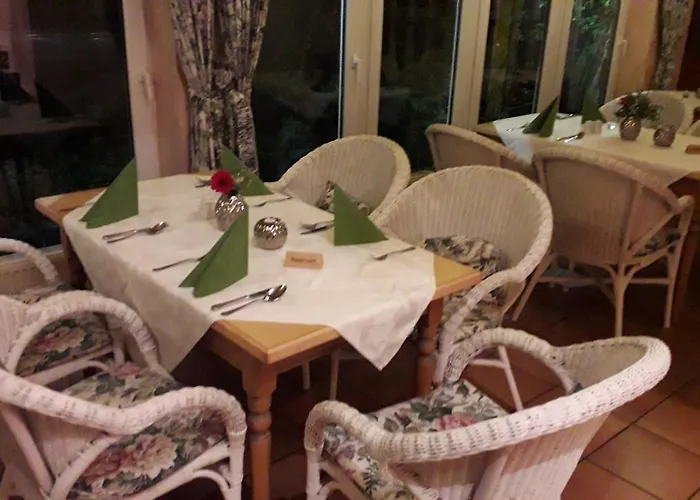 Rosengarten Leipzig-naunhof 酒店 3*